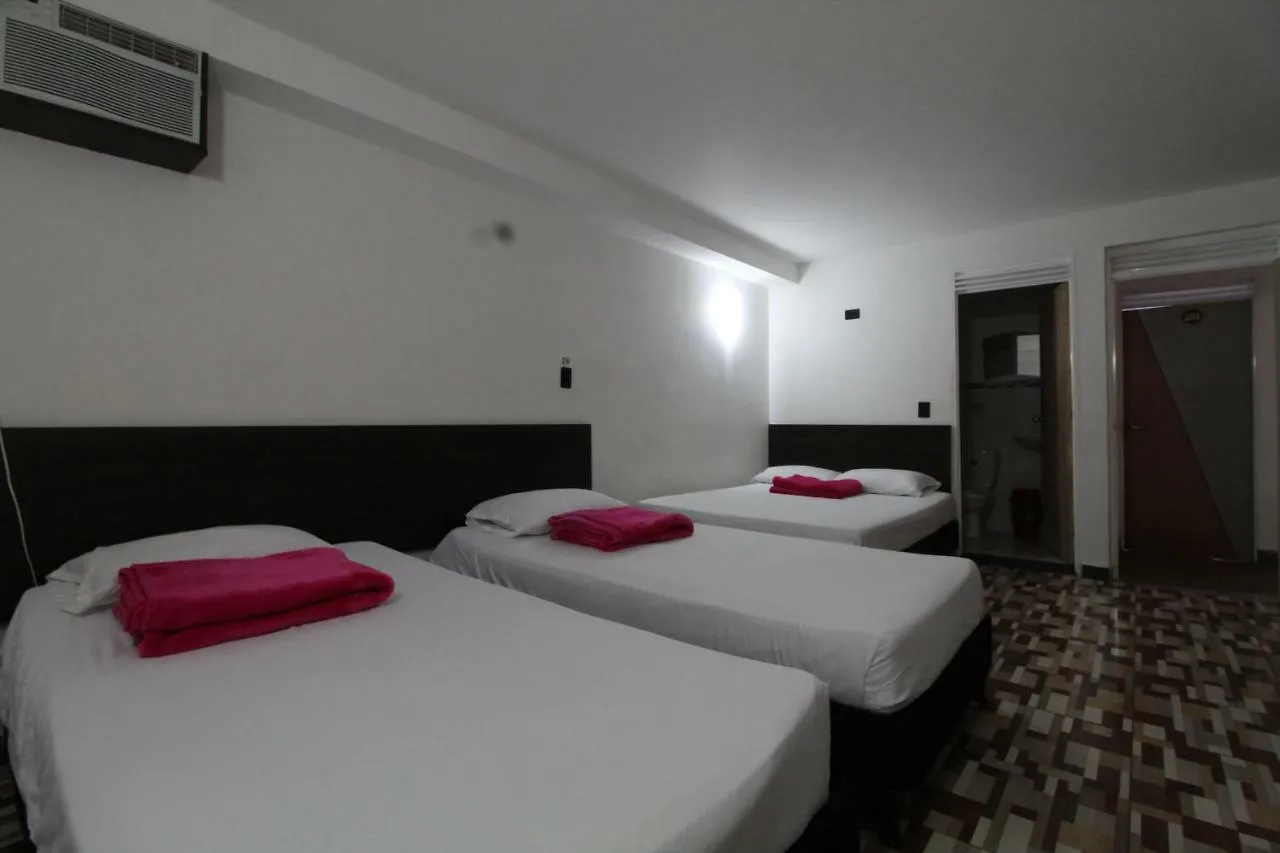Hotel Porton Estadio Medellin 3*,